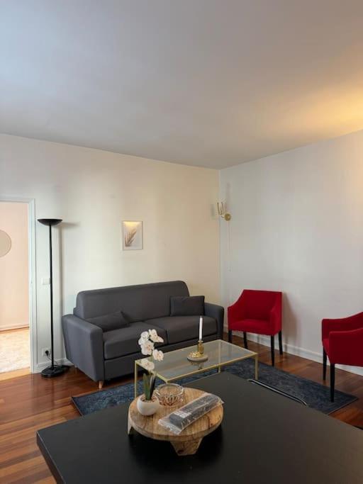 Charmant Appartement Au Moulin Rouge Paris Exterior foto